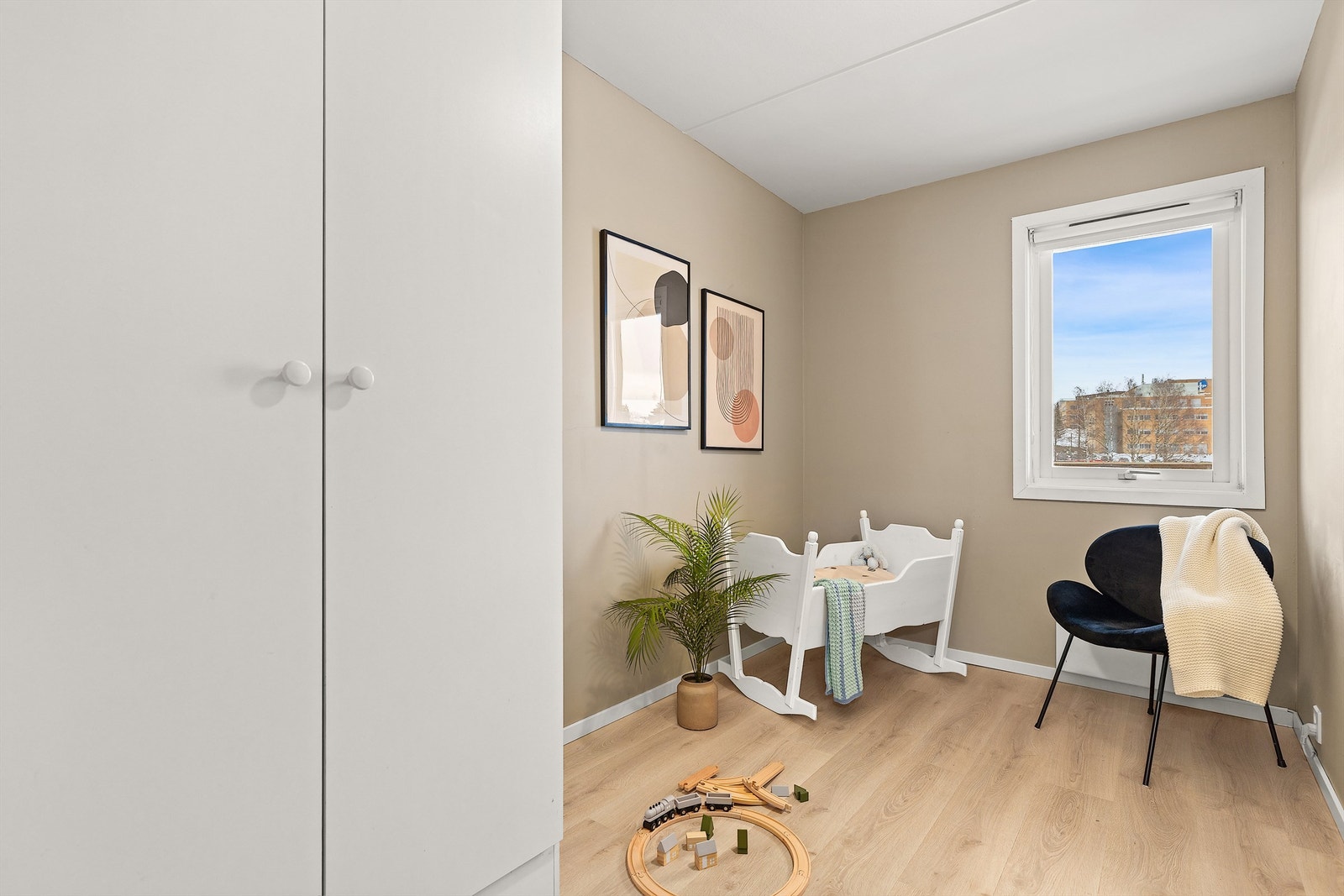 Det andre soverommet egner seg godt som barnerom, kontor eller gjesterom. Galleribilde