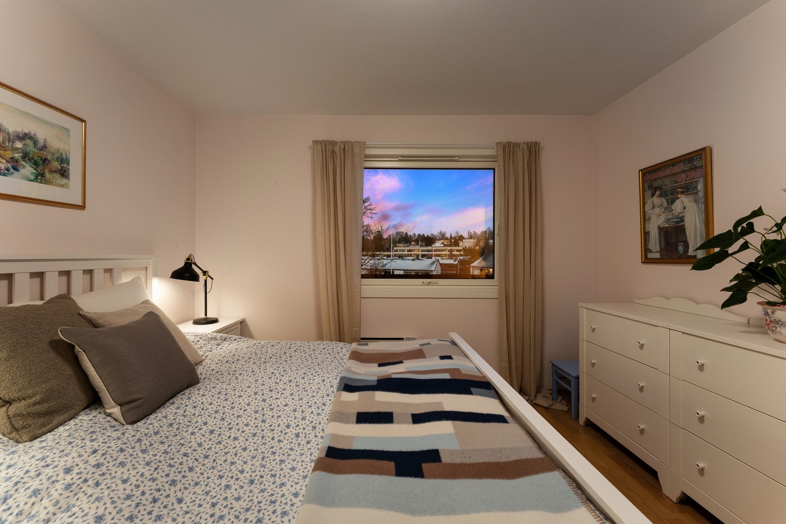 Soverom 1 av 2. Galleribilde