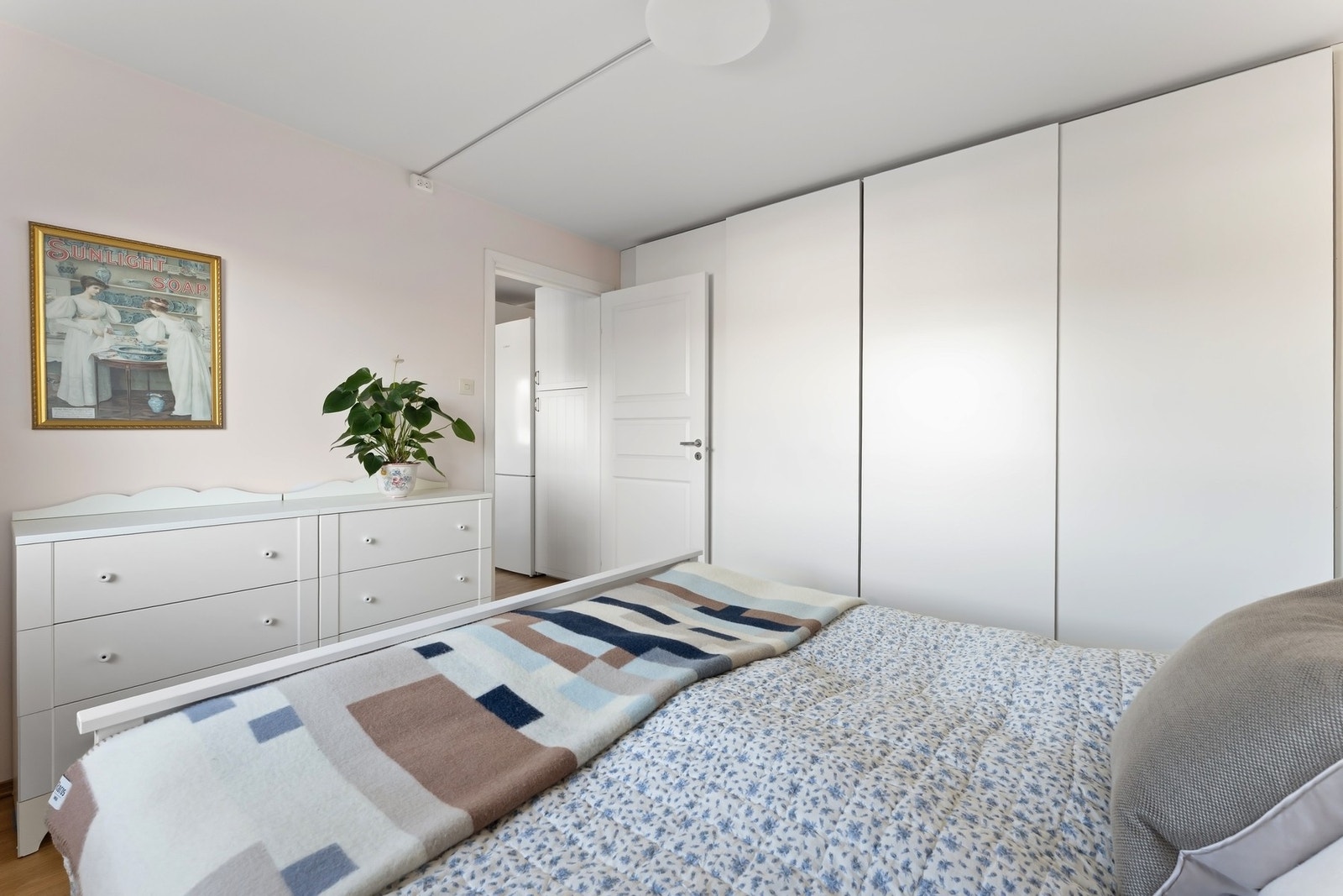 Soverom 1 av 2. Galleribilde