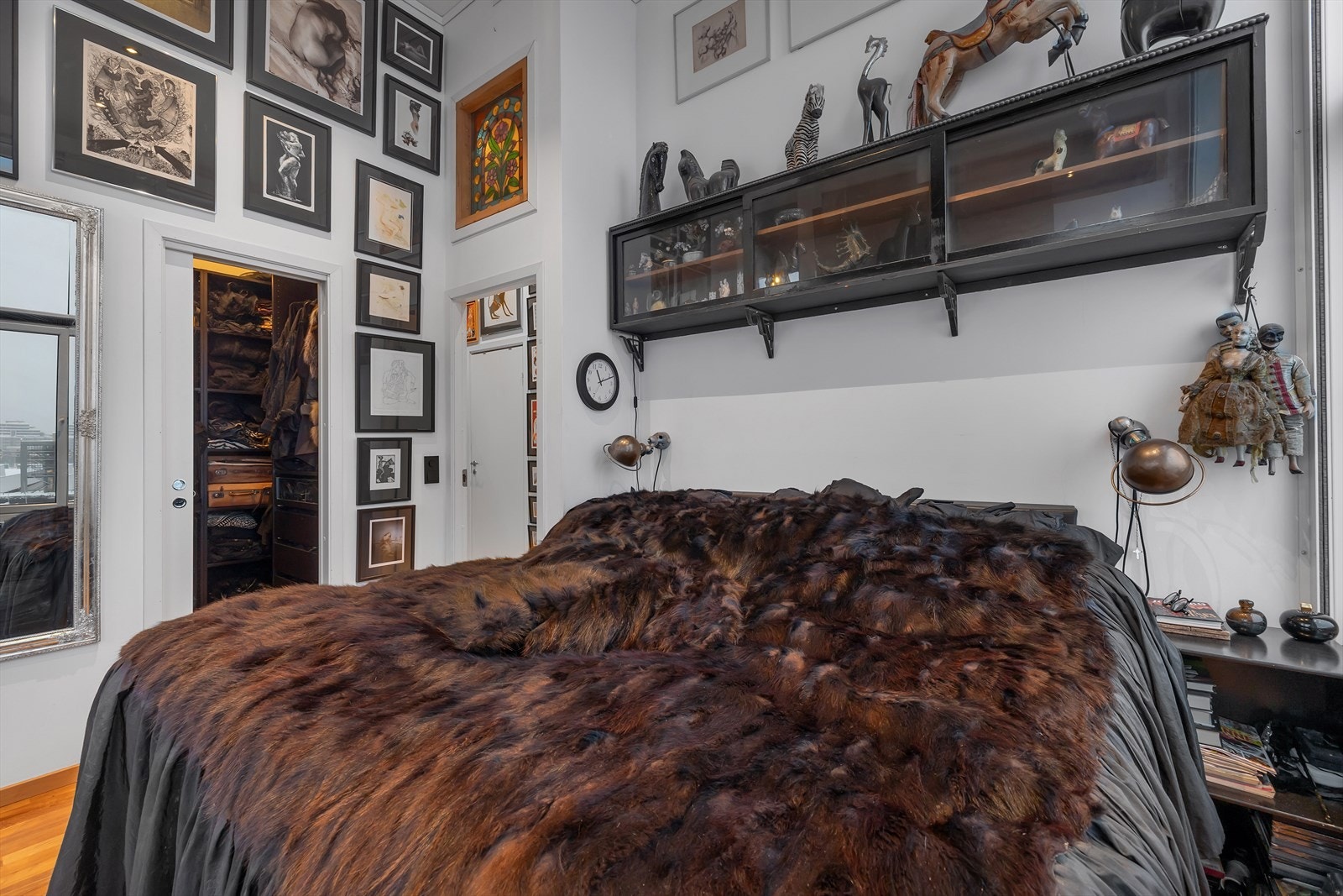 Soverommet har walk-in closet. Galleribilde