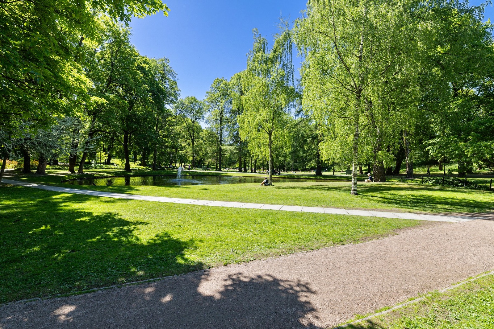 Nabolaget byr også på flotte rekreasjonsmuligheter med flere parker i nærheten - blant annet Slottsparken, Stensparken, St. Hanshaugen og Frognerparken. Galleribilde