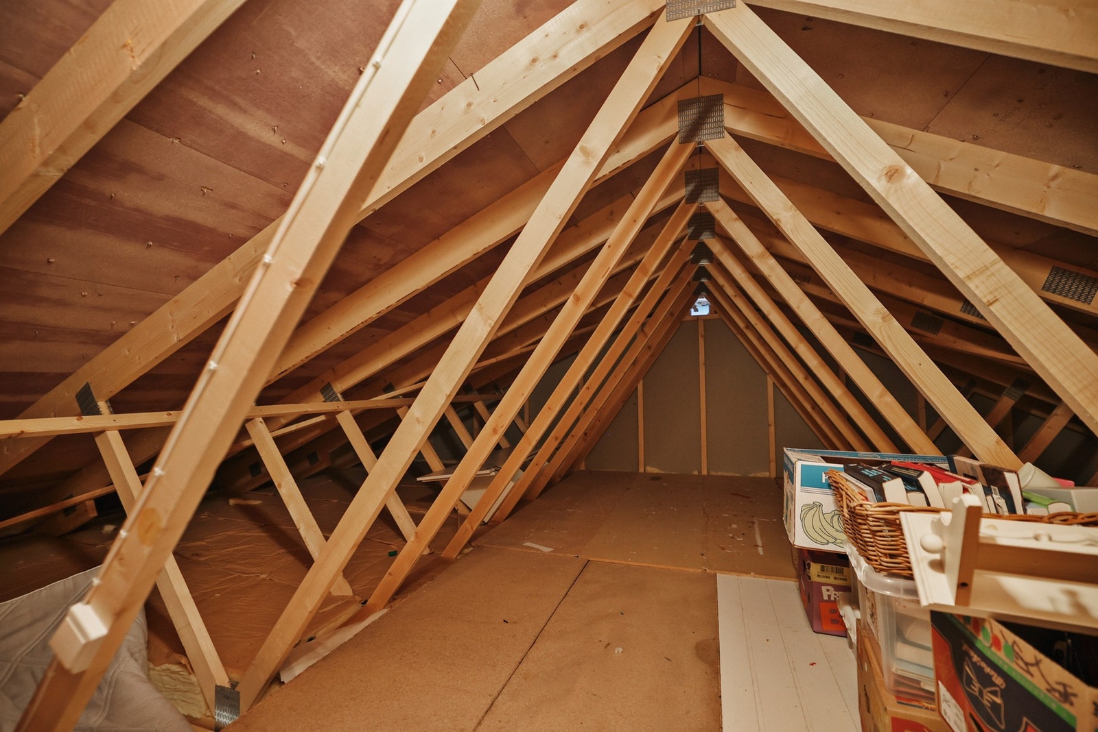 Loftet sørger for ekstra lagringsplass. Galleribilde