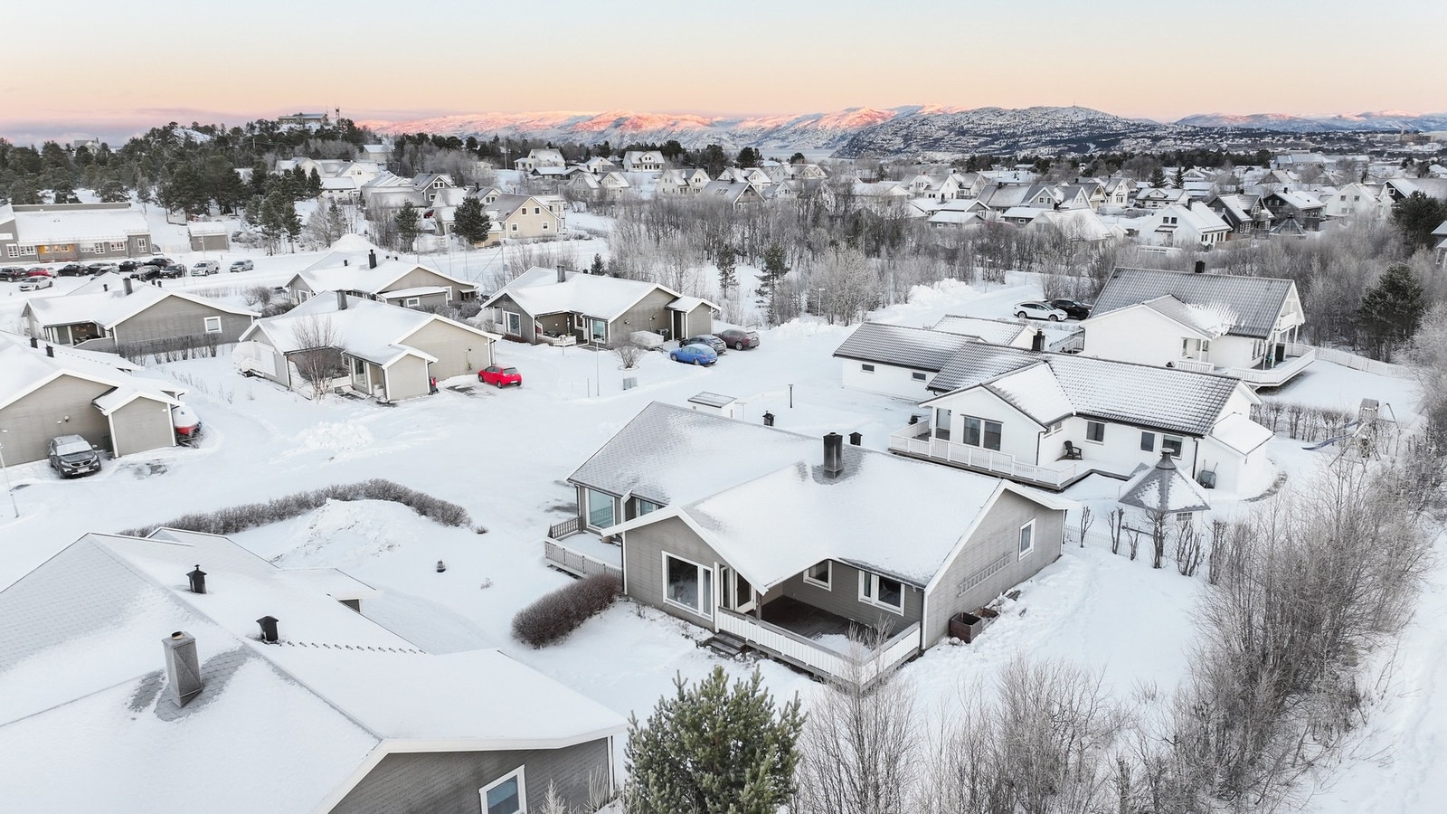 Det er gode turmuligheter i variert terreng like i nærheten. Galleribilde