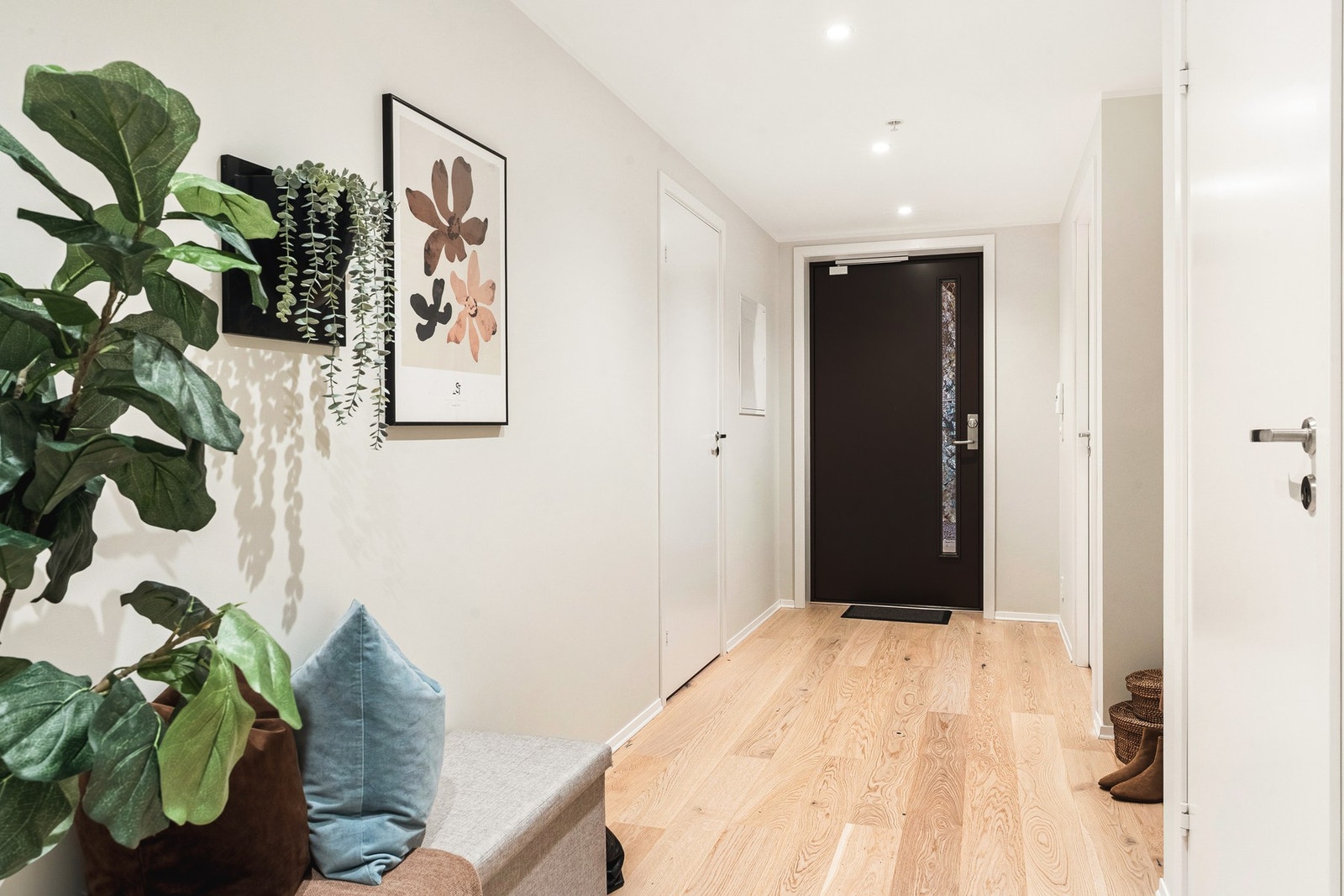 Velkommen inn til en lys og moderne leilighet. Galleribilde