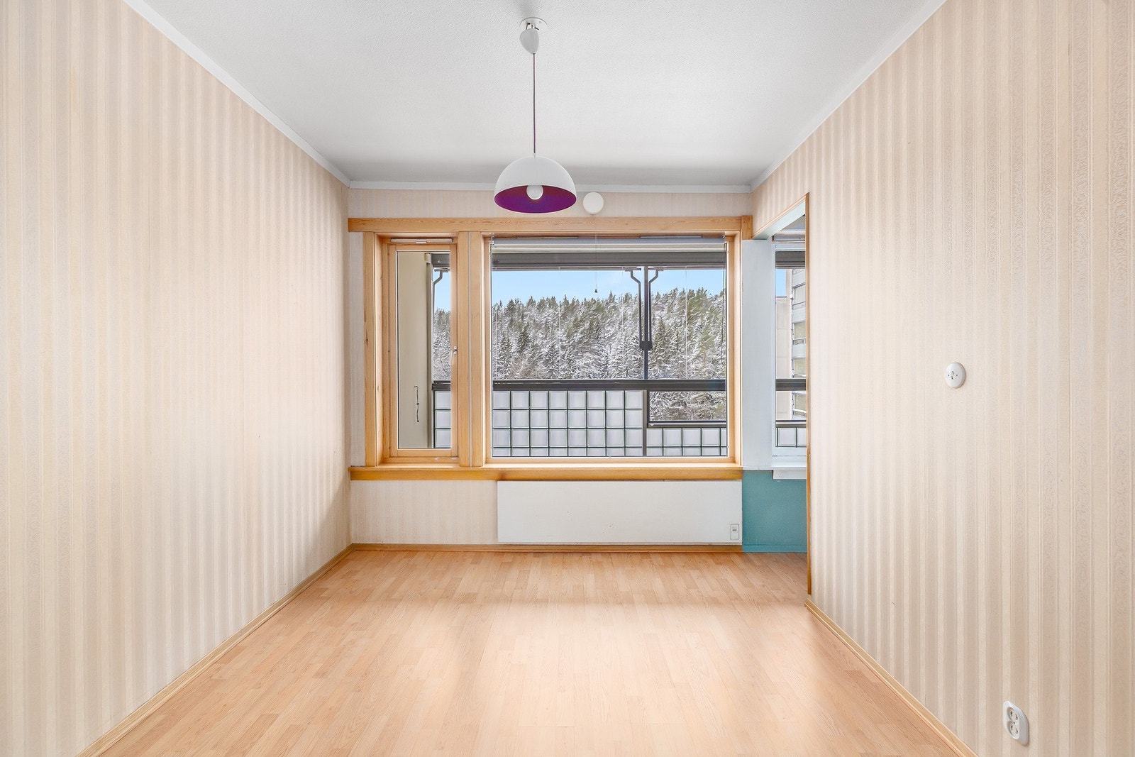 Boligens andre soverom er også av god størrelse, og med gode møbleringsmuligheter Galleribilde