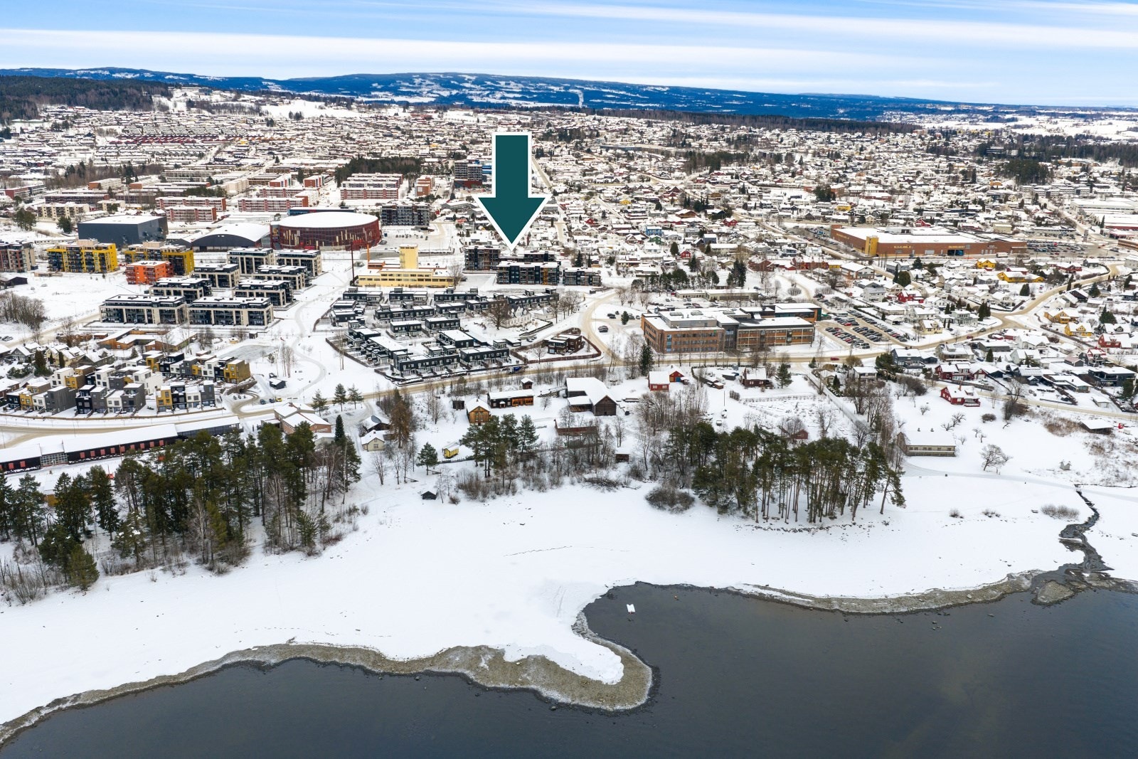Hamar sentrum ligger en kort spasertur unna, med koselige gågater fylt med trivelige butikker, kafeer og restauranter. Galleribilde
