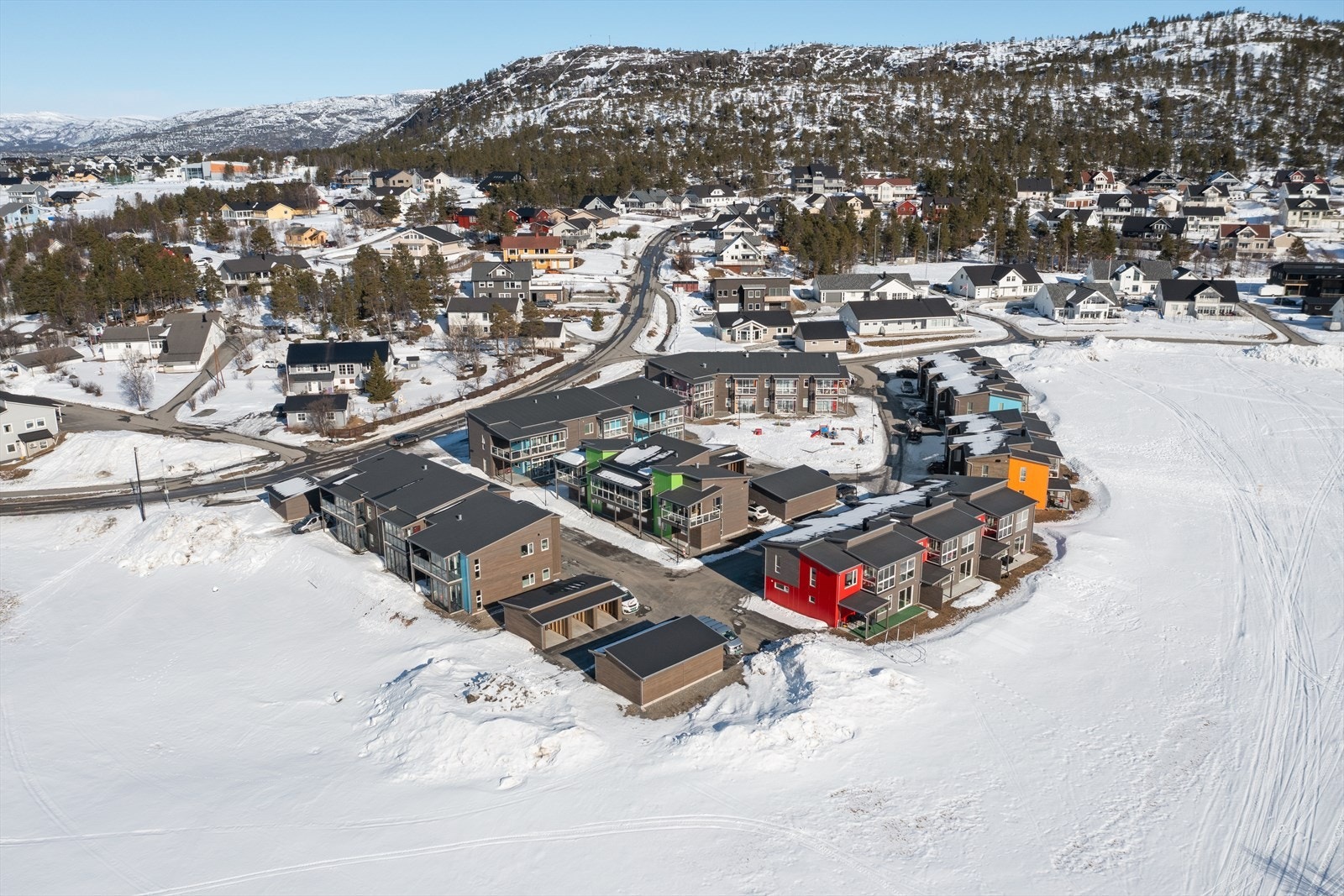 Boligen passer perfekt for deg som ønsker nærhet til natur og friluftsliv. Skiløypene går like ved leiligheten, slik at du kan spenne på deg skiene hjemme og gå rett ut i løypa Galleribilde