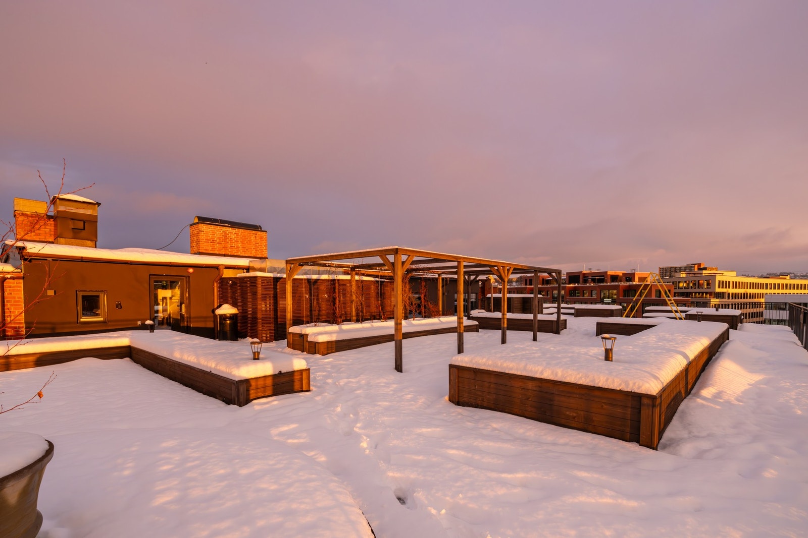 Her finner du felles utegrill og fine soner å invitere venner for hyggelige lag. Galleribilde