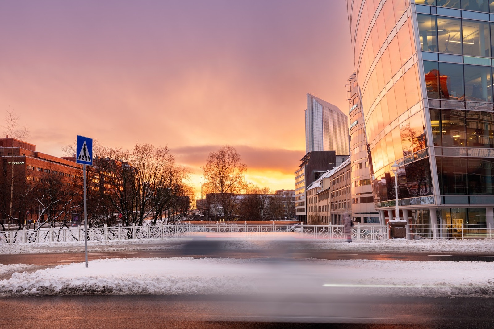 Det er uendelige muligheter til å gå ut på restauranter og caféer, shopping eller nyte områdets mange nærliggende parker. Galleribilde