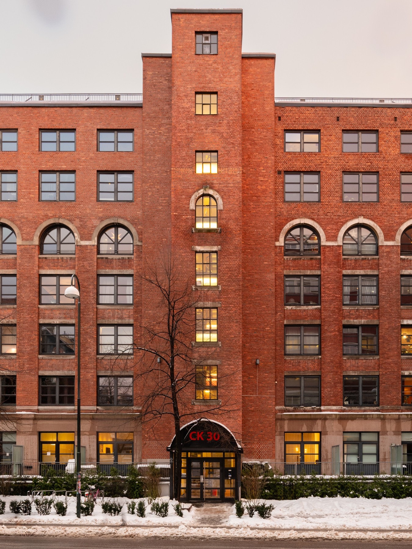 Dette er en fabrikkbygning fra 1903 som ble gjort om til leiligheter i 2006. Galleribilde