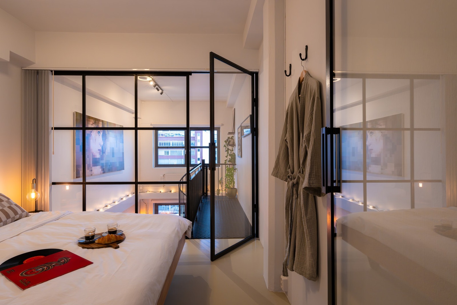 Lyst og innbydende soverom av god størrelse. Galleribilde