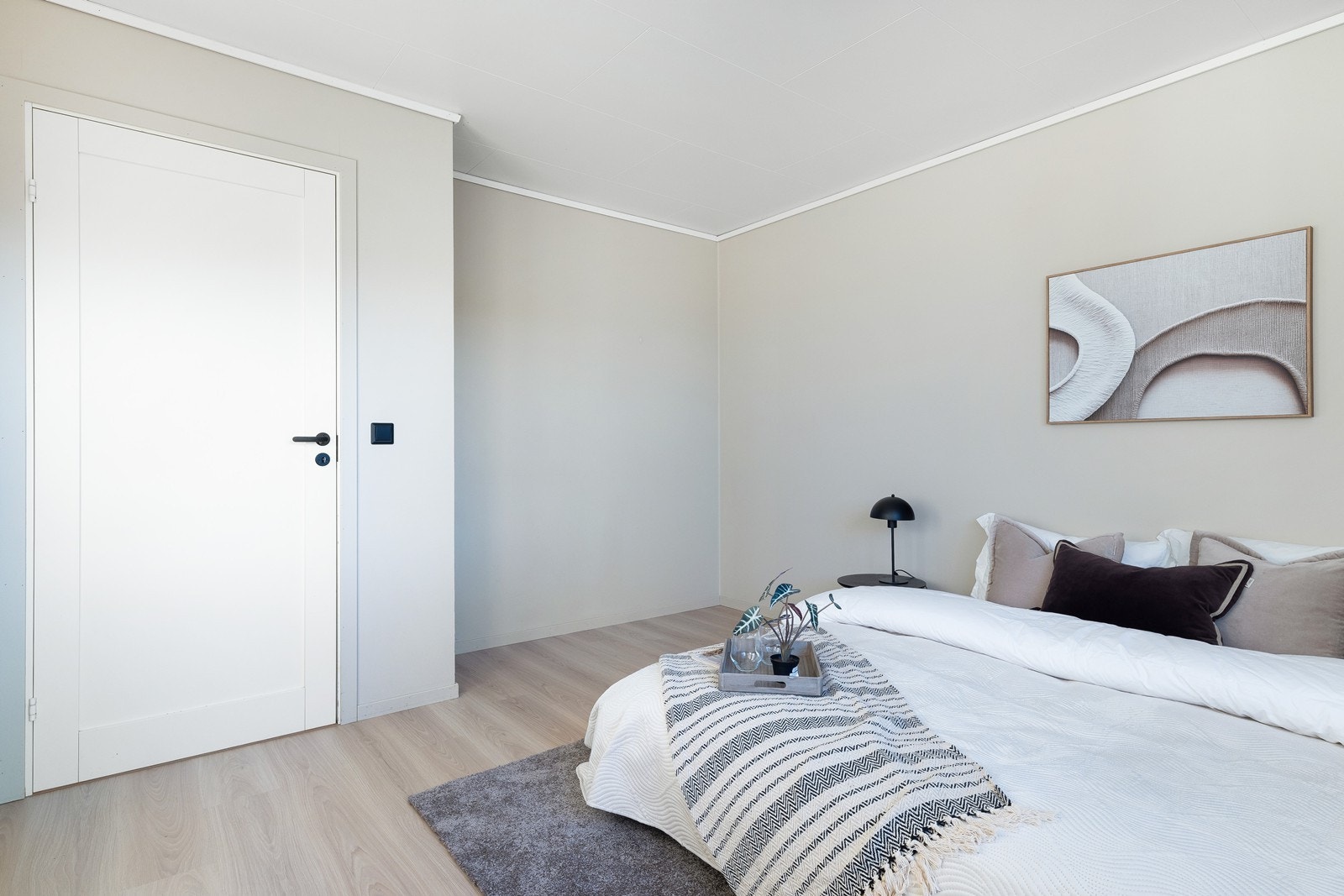 God plass til en romslig garderobeløsning. Galleribilde