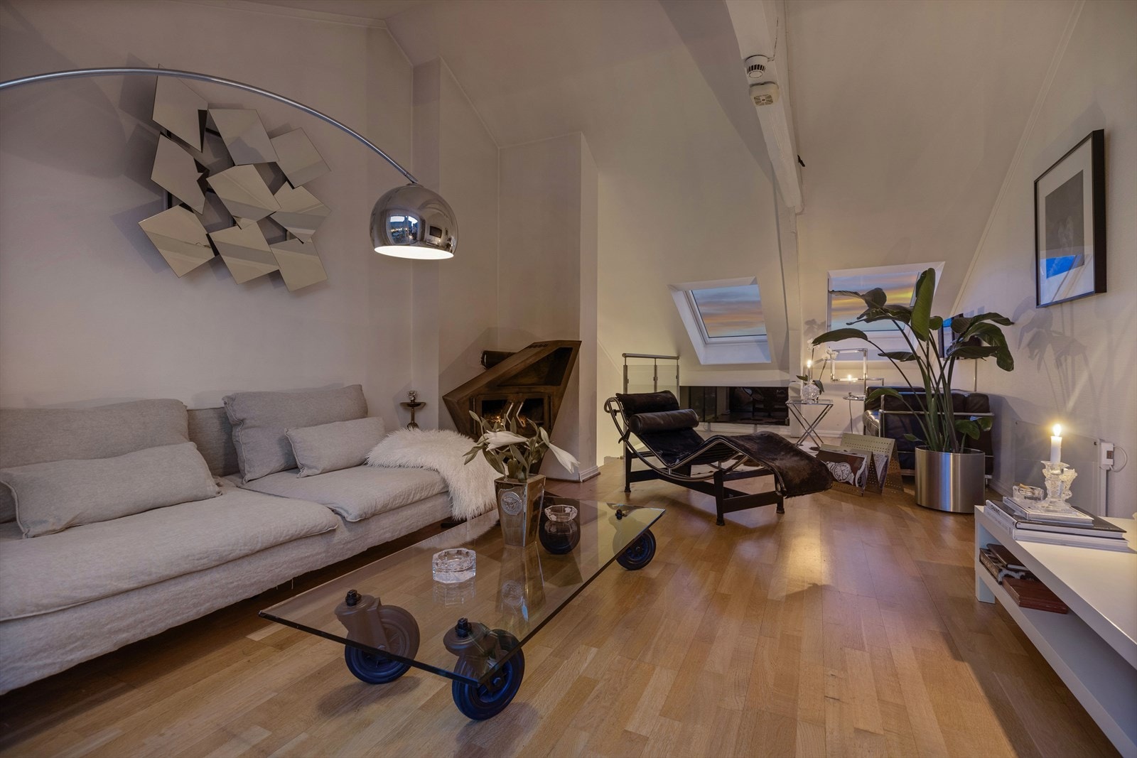 Kveldsstemning i stuen Galleribilde