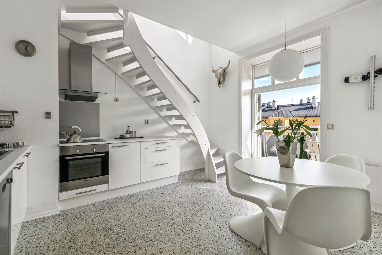 Leiligheten har en spennende planløsning og er over to plan Galleribilde