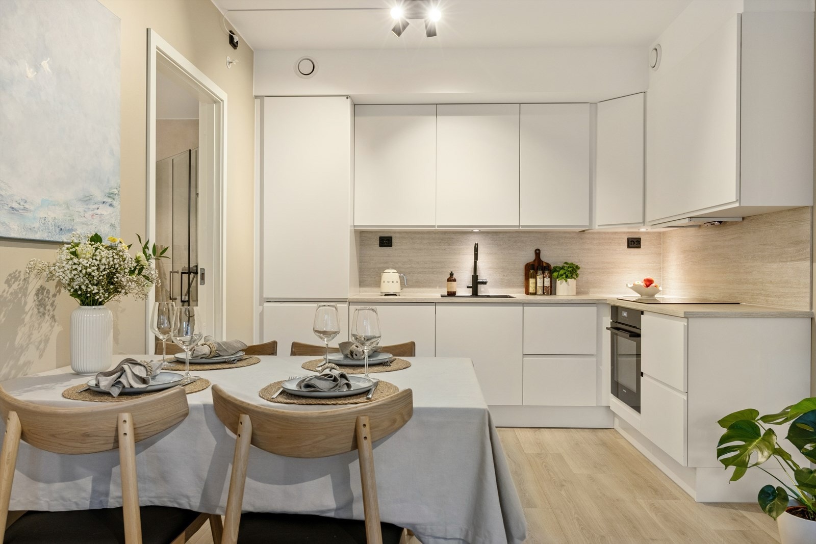 Velkommen til Spiltauet 13, en lekker 3 roms i 4 .etasje! Galleribilde