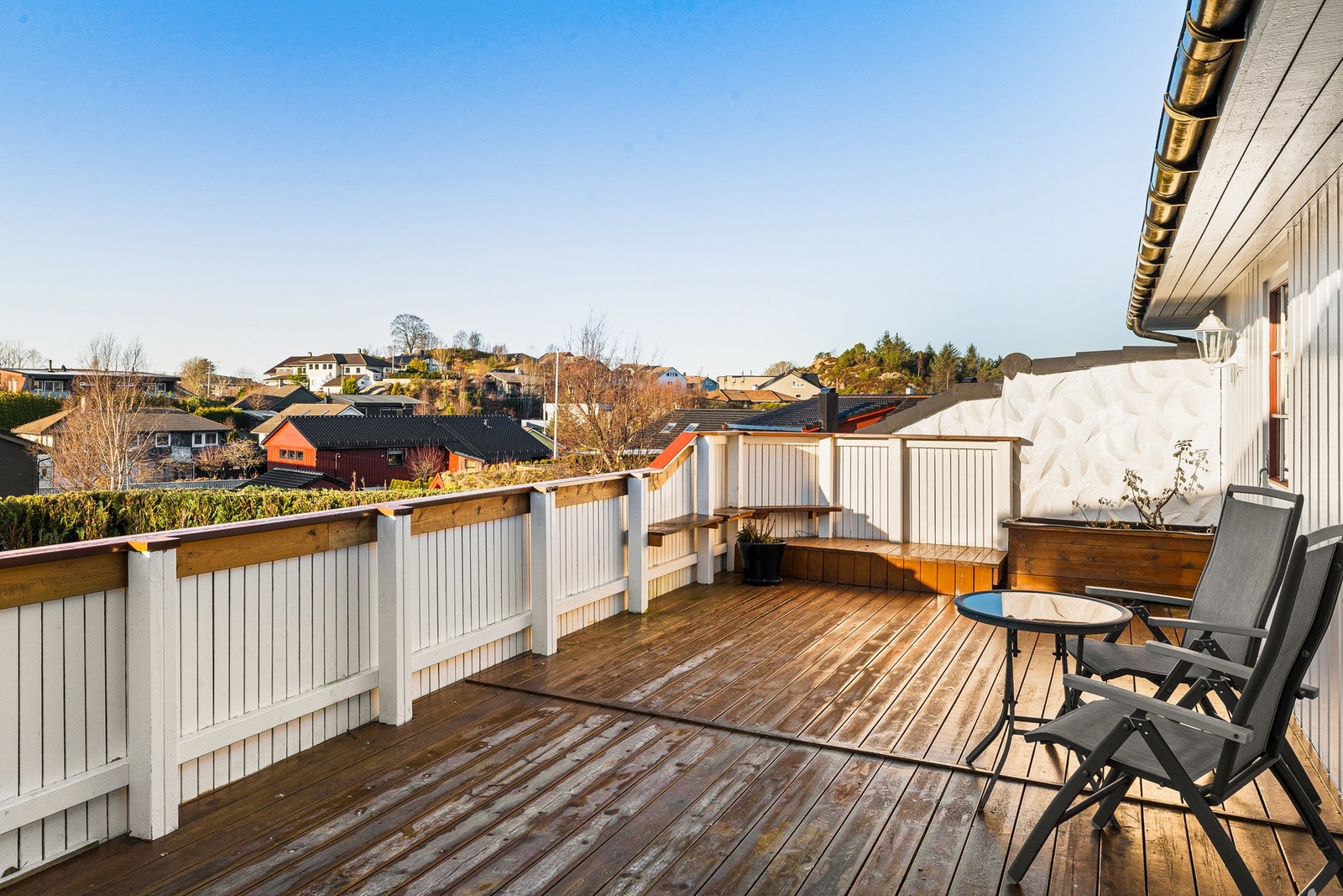 Terrassen måler hele 34 kvm. Galleribilde