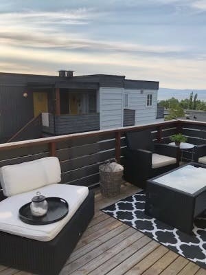 Stor balkong med gode møbleringsmuligheter. Galleribilde