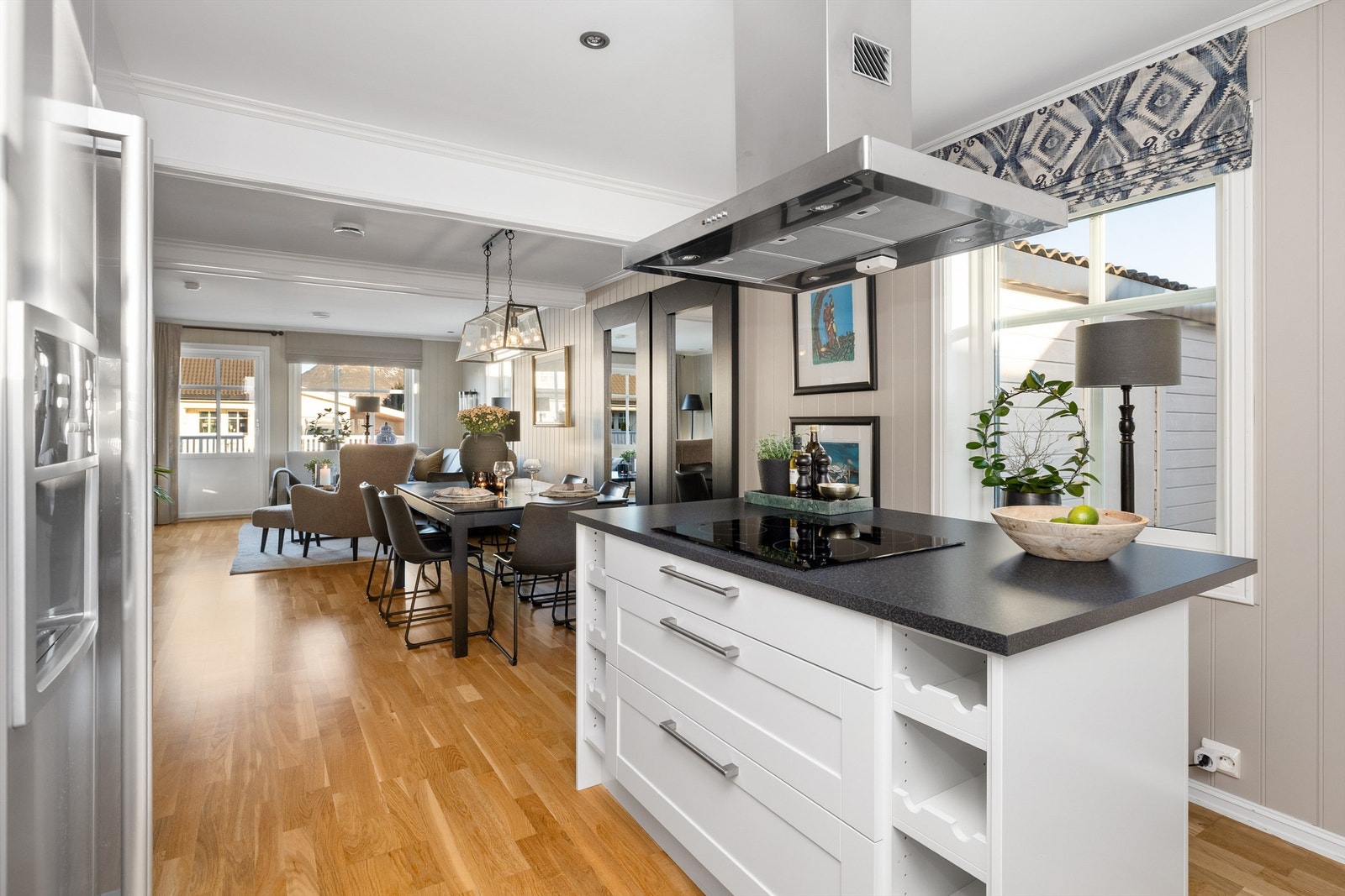 Kjøkkenøy med barløsning Galleribilde