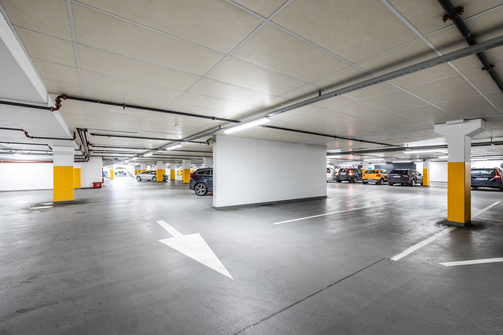 Gode parkeringsmuligheter i parkeringskjeller Galleribilde