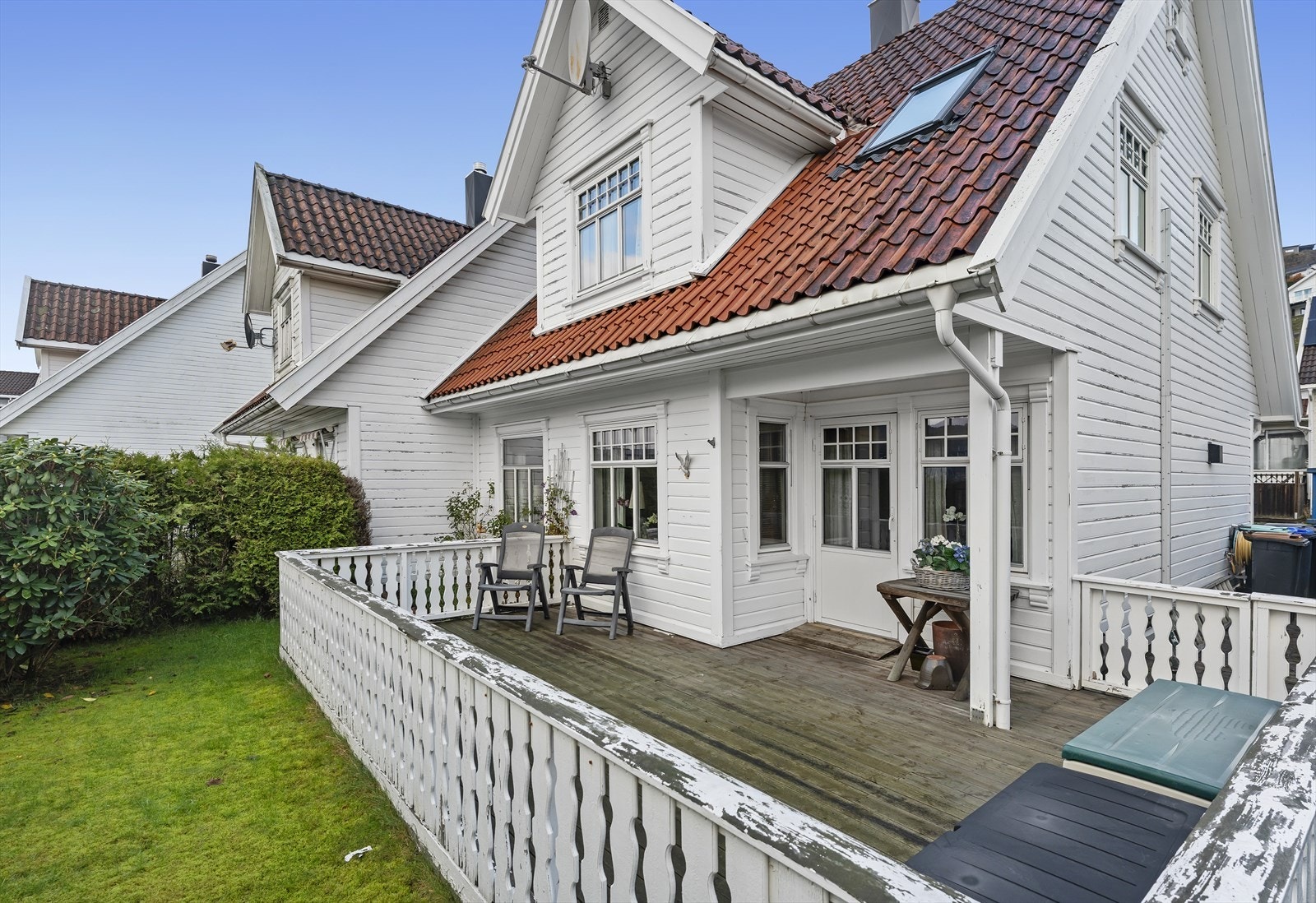 Romslig og usjenert terrasse Galleribilde