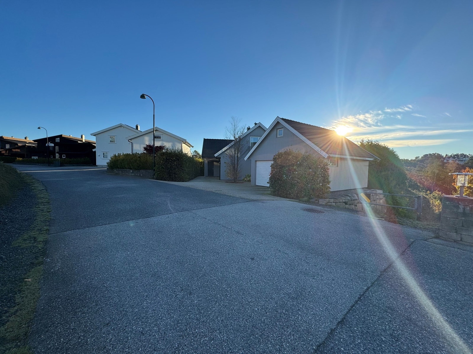 Raskeste vei til Indre Fidjekilen 17, fra boligfeltet innerst i Odderheisløyfen Galleribilde