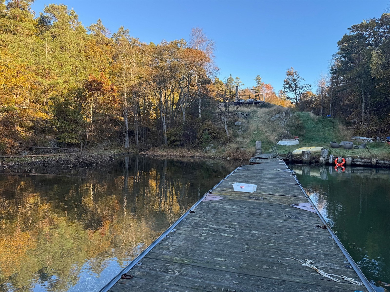 Tomt sett fra flytebrygge Galleribilde