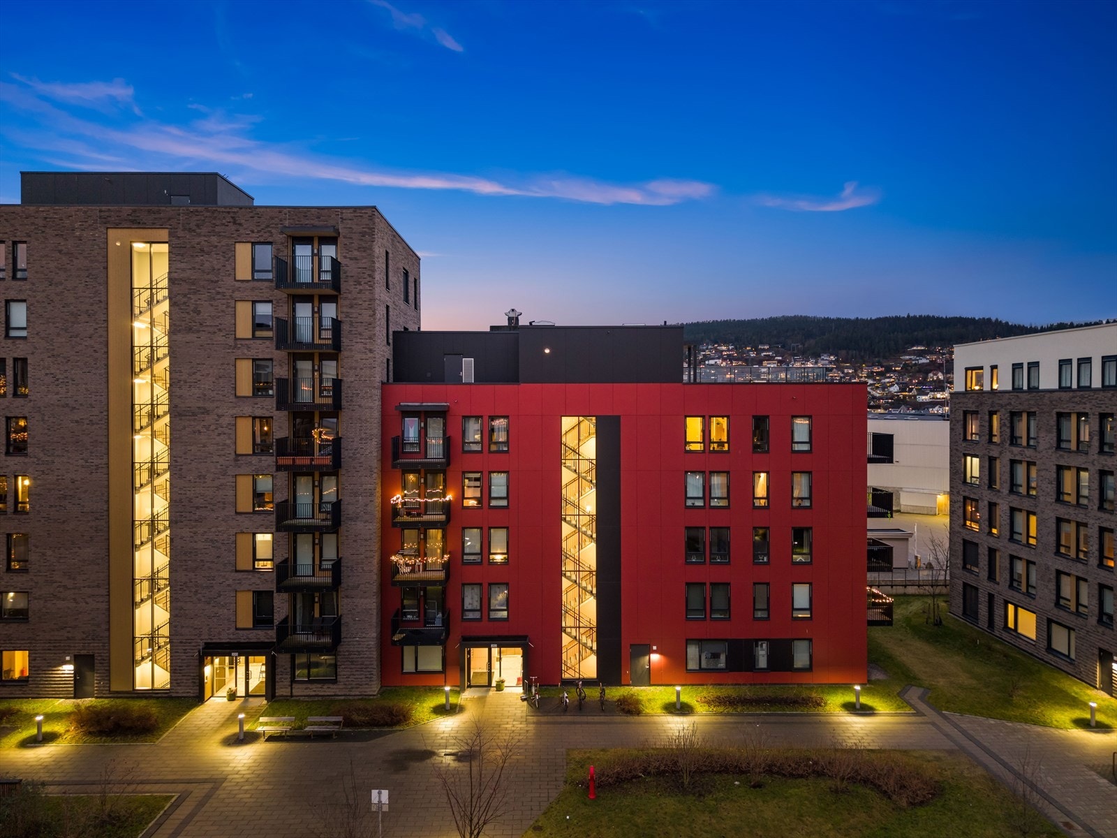 Messeveien 202 har en svært attraktiv og sentral beliggenhet i Lillestrøm, i et moderne og etablert område rett ved Norges Varemesse. Galleribilde