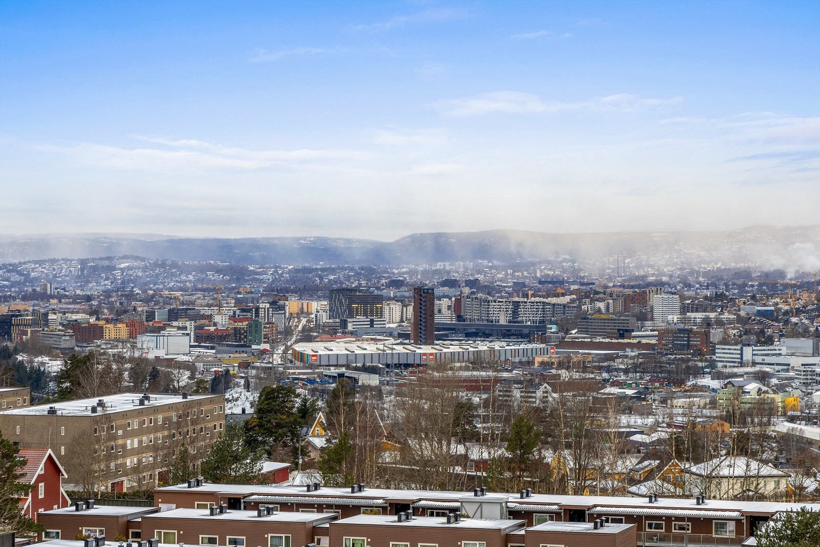 I horisonten kan man se konturene av Oslo sentrum og Vålerenga. Galleribilde