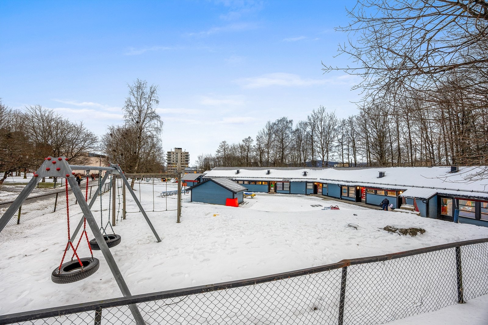 Området er barnevennlig med flere lekeplasser og grøntarealer. Galleribilde