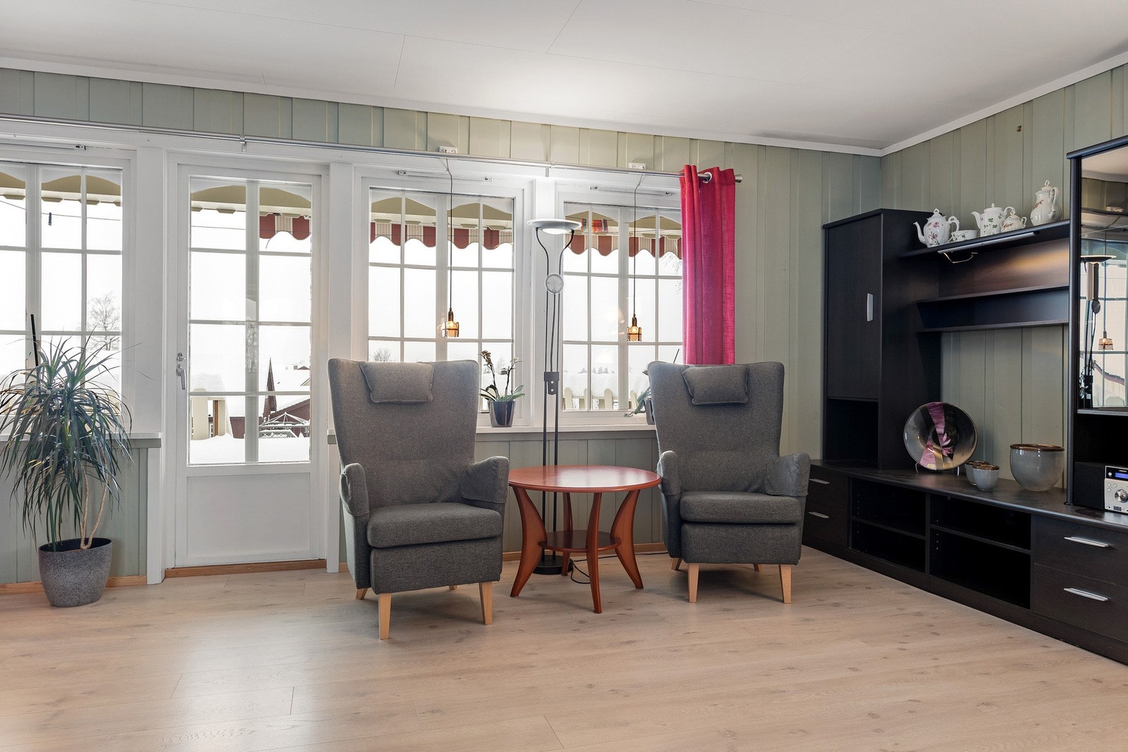 Utgang til veranda fra stuen Galleribilde