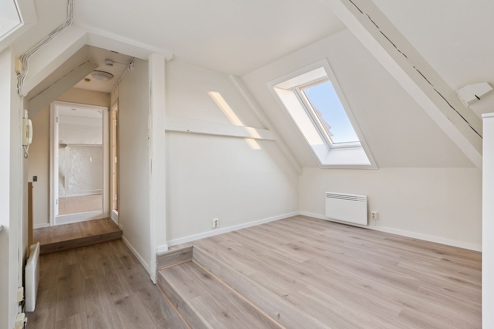 På kjøkken/stue er det plass til sittegruppe Galleribilde