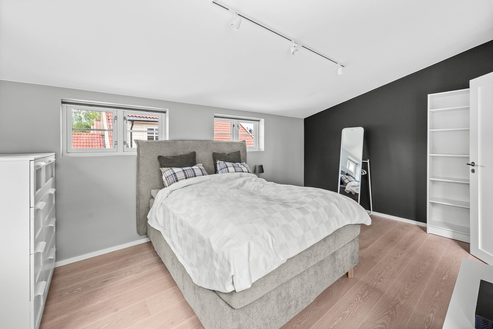 Soverom 2 passer ypperlig som barnerom eller gjesterom. Galleribilde