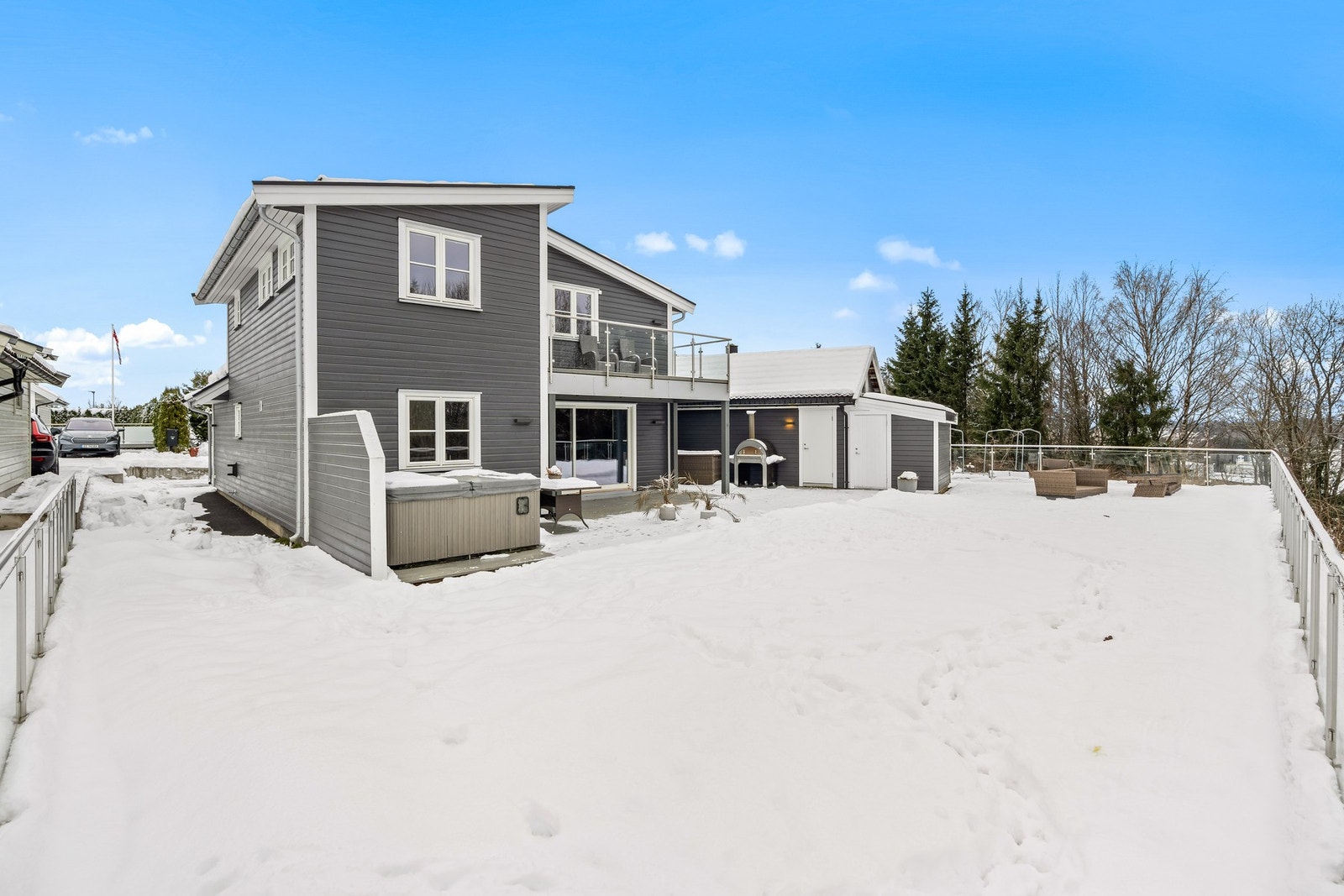 Dette er boligen for deg som ønsker alt - året rundt. Den er like fin sommer som vinter. Galleribilde