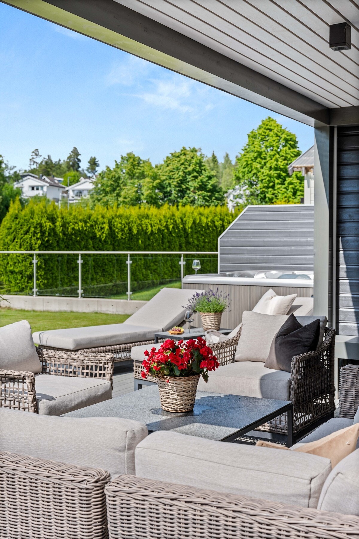 For de med grønne fingre har du utallige muligheter til å skape din egen oase med mange vakre planter. Galleribilde