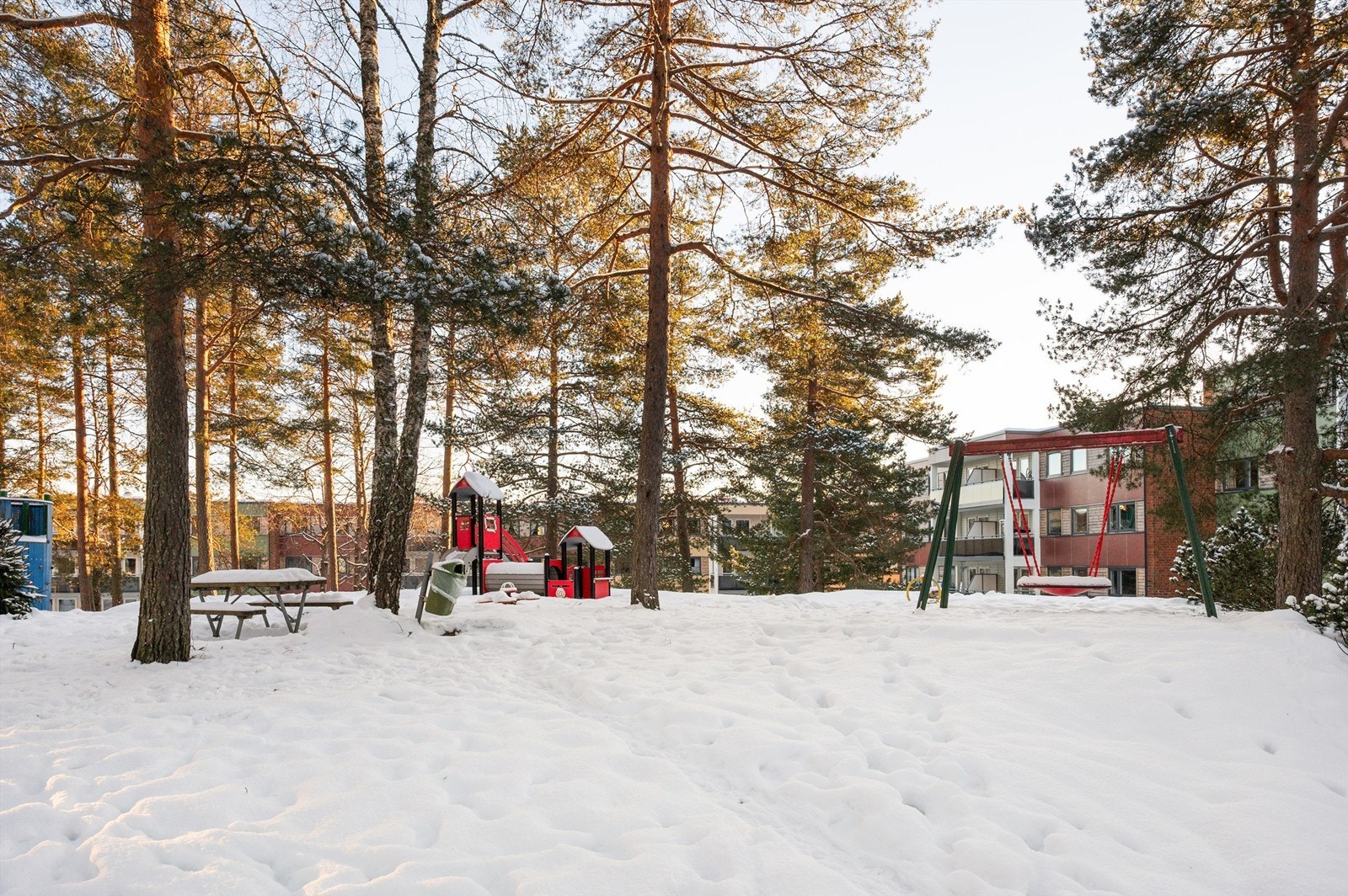 Området er svært barnevennlig med bilfrie soner og lekeplasser rett utenfor døren. Galleribilde