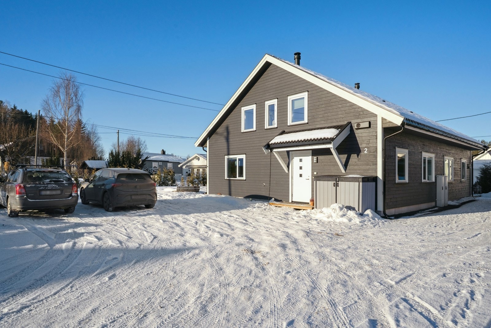 Det er plass til flere biler på egen tomt. Galleribilde