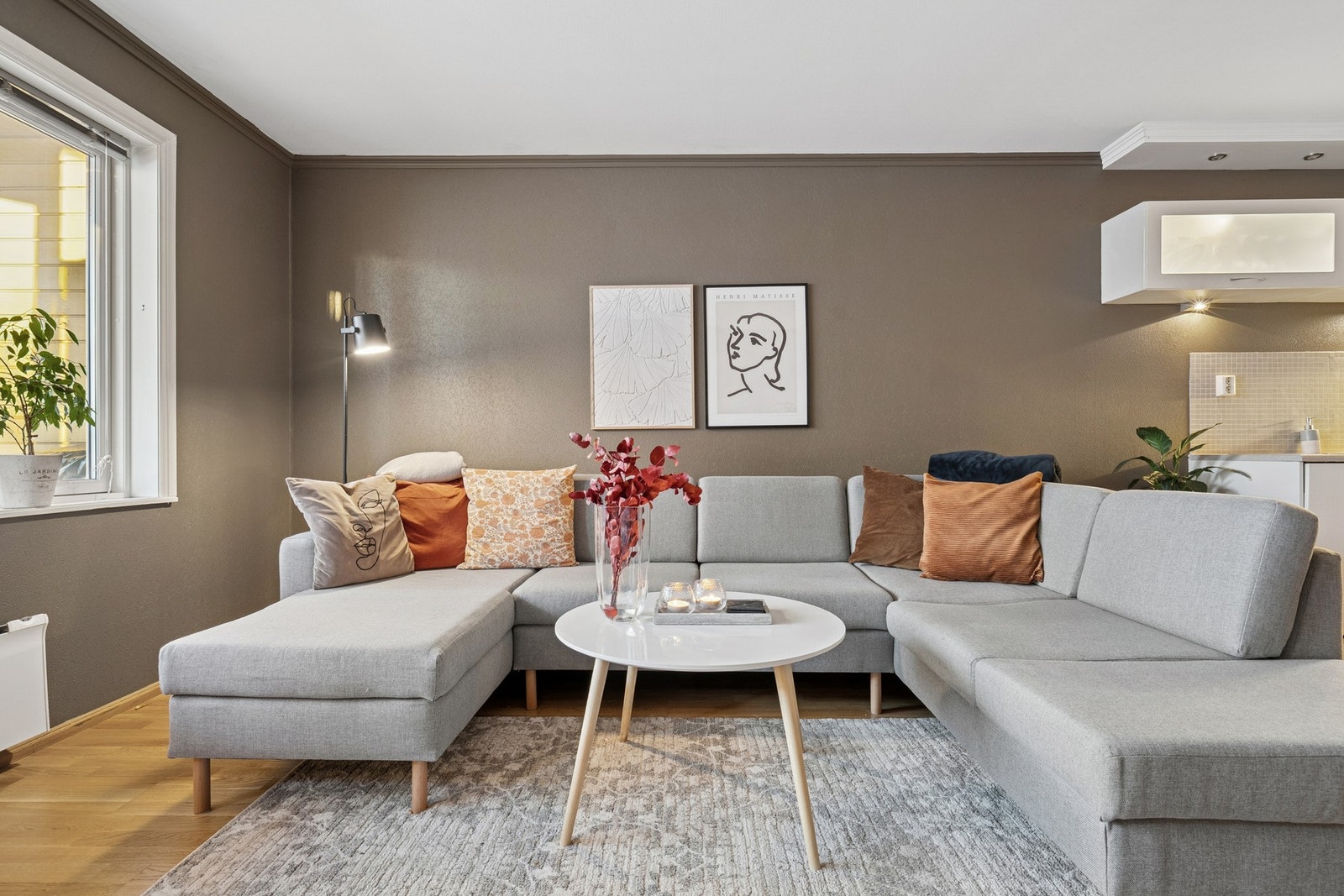 I fellesutgiftene inkluderer kommunale avgifter og internett/ tv mm. Galleribilde