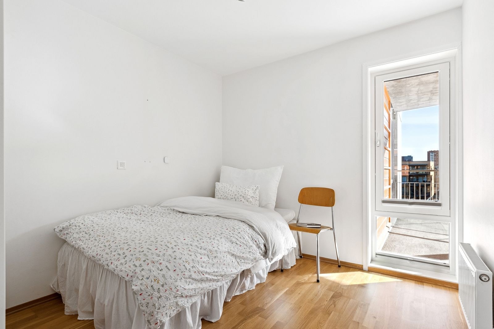 Soverom med garderobeløsninger. Galleribilde