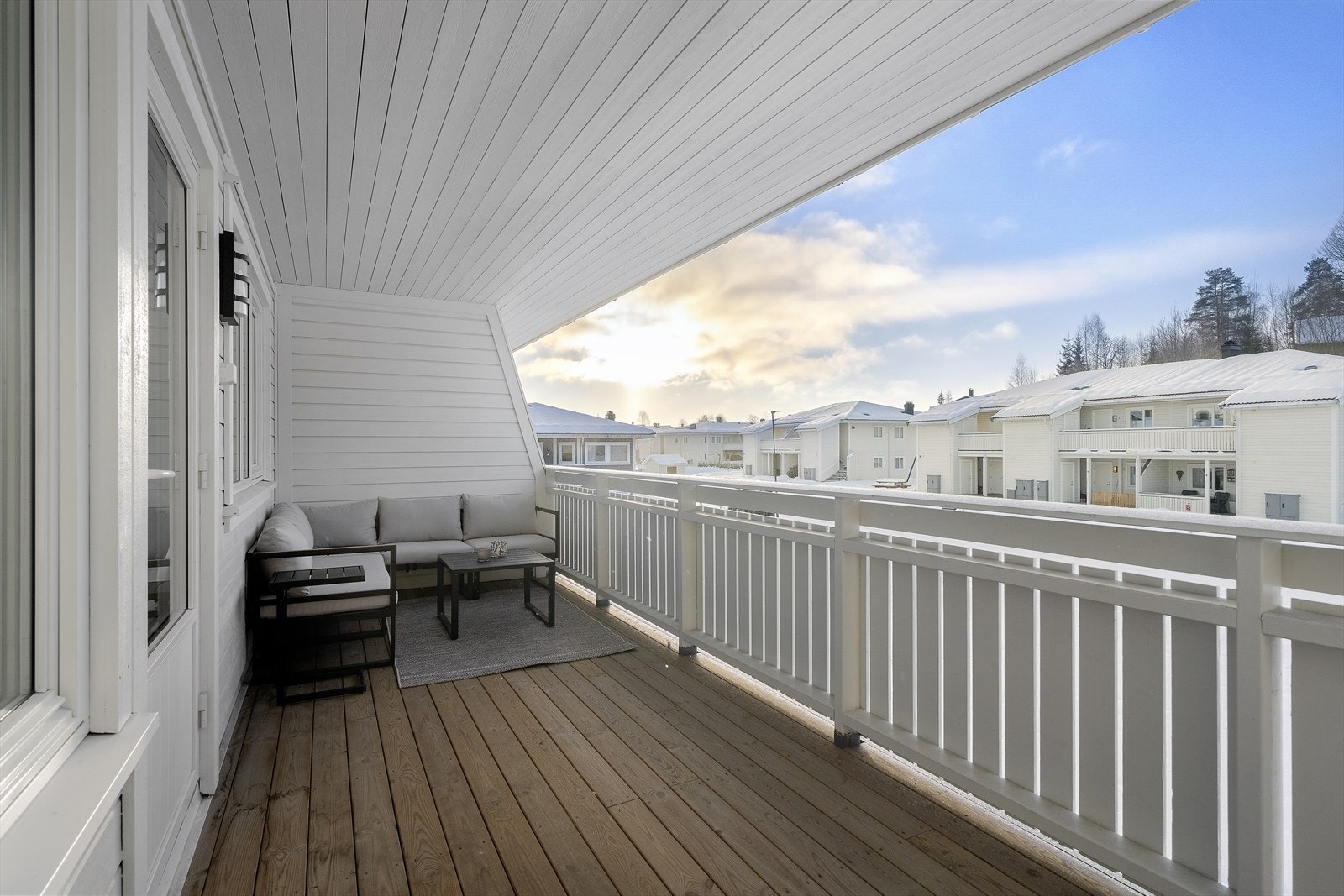 Her får du en skjermet balkong med god plass til sittegrupper Galleribilde