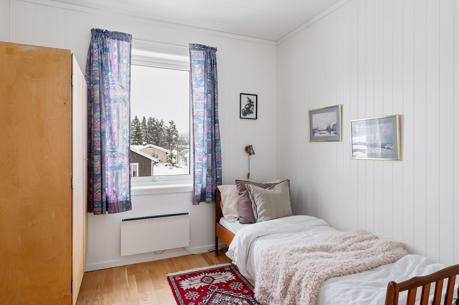 Soverom to har også god størrelse og garderobeskap. Galleribilde