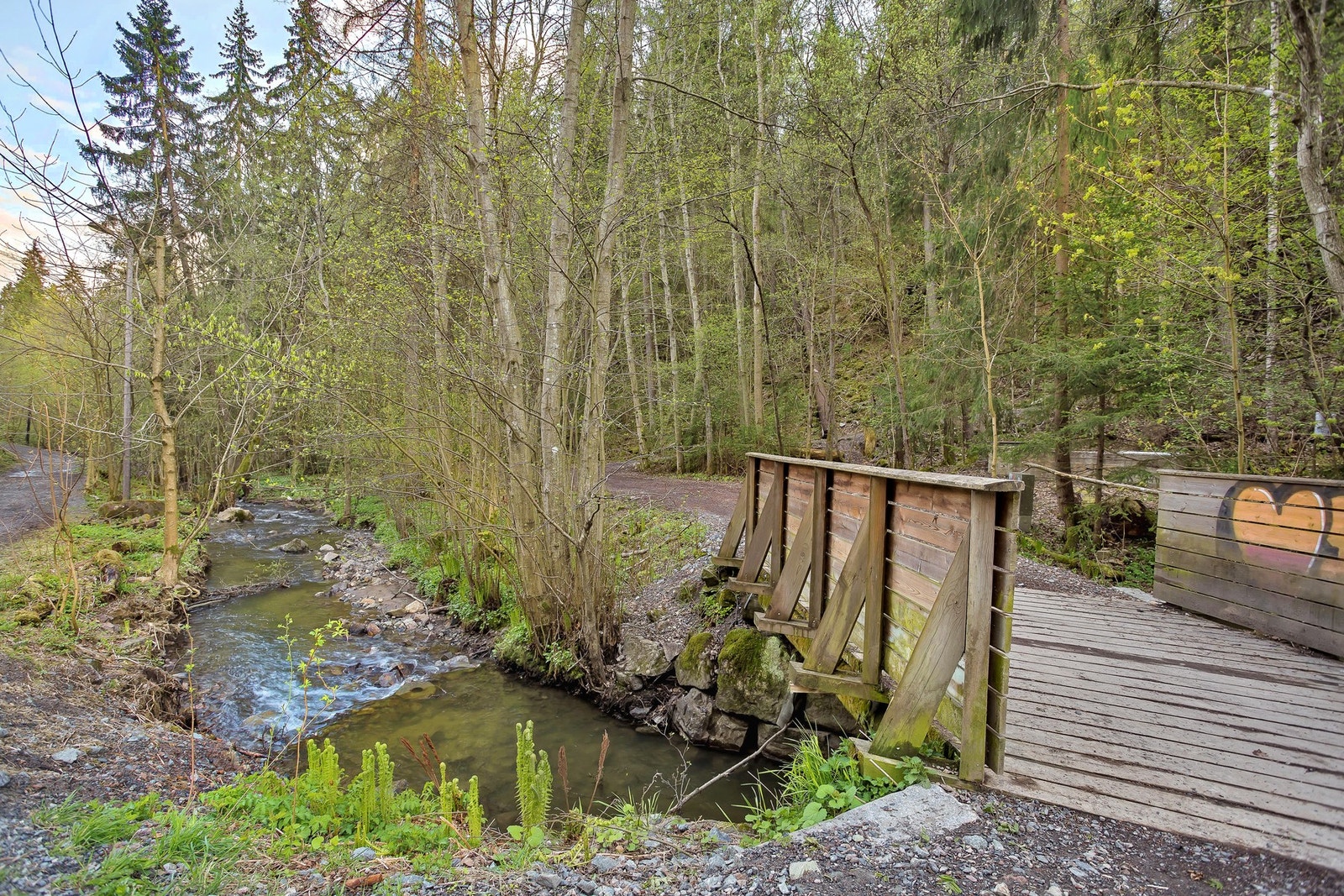 Nærområdet inviterer til naturskjønne opplevelser med flotte turstier i Mærradalen og langs Lysakerelven. Galleribilde