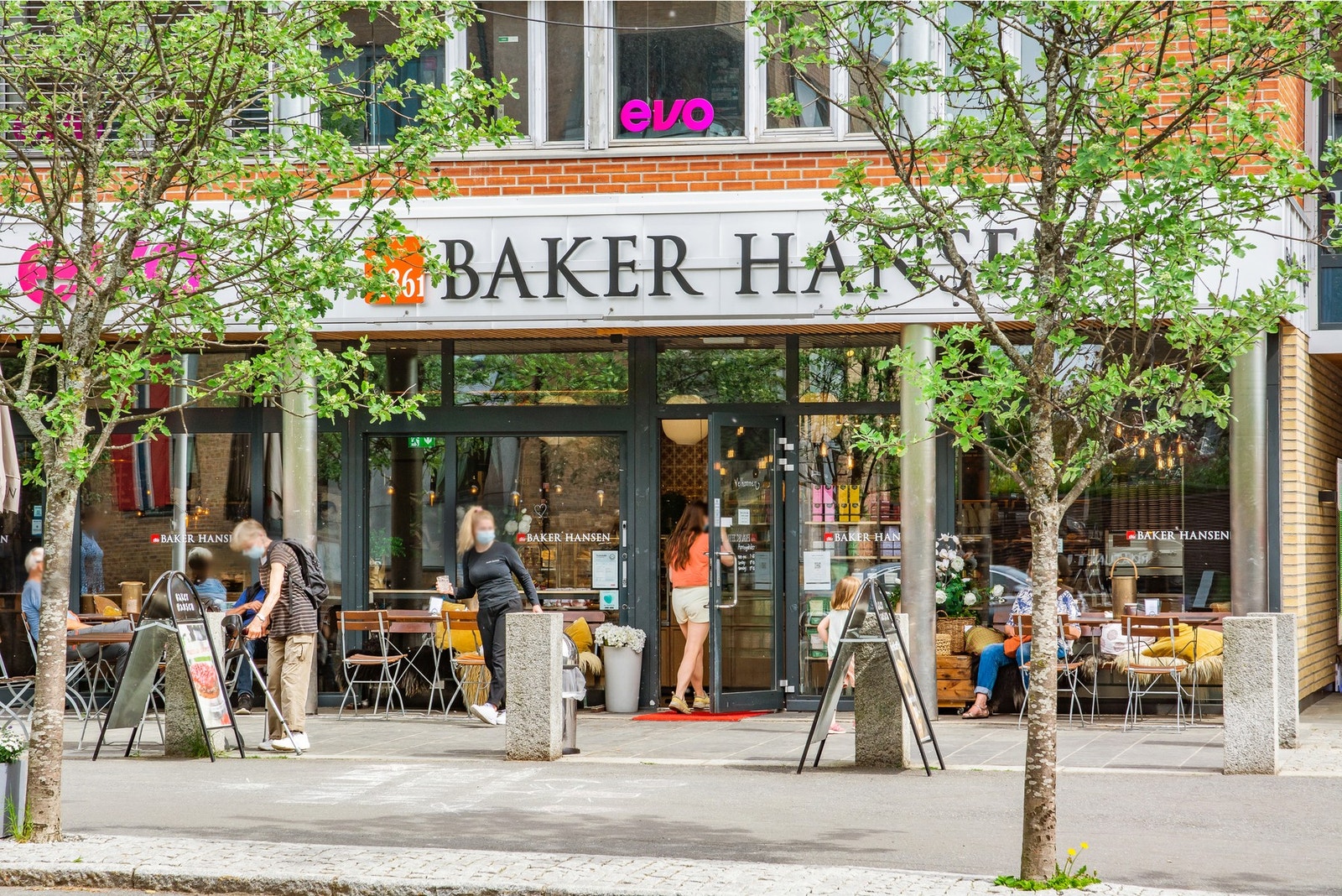 Røa sentrum tilbyr et bredt utvalg av kafeer og restauranter. Galleribilde