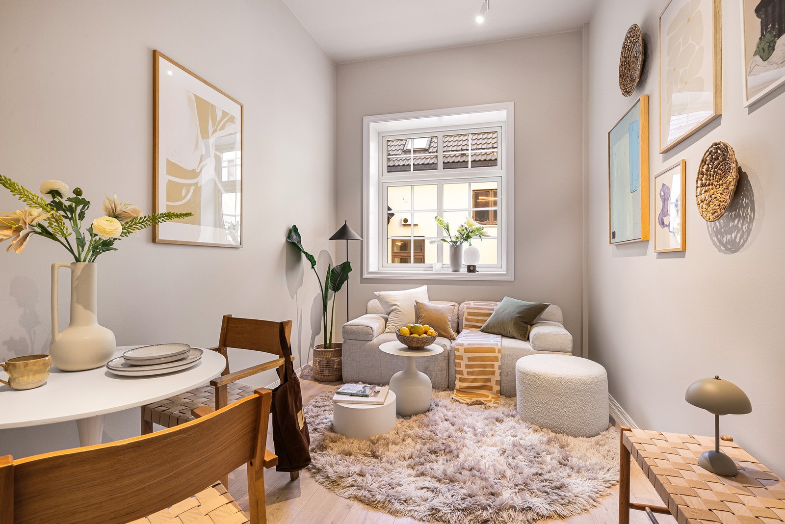 - Plass til sofa- og spisegruppe i stuen - Galleribilde