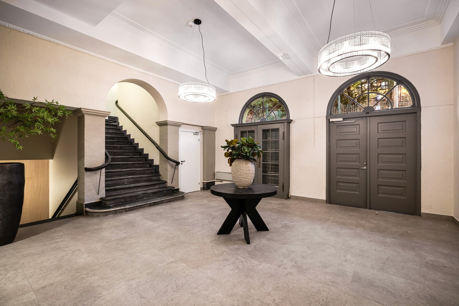 - Fellesarealene er innredet med eksklusive detaljer som skal sørge for en fin velkomst for beboerne - Galleribilde