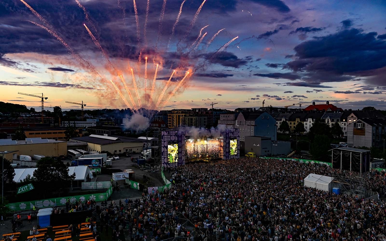 Neonfestivalen like ved Galleribilde