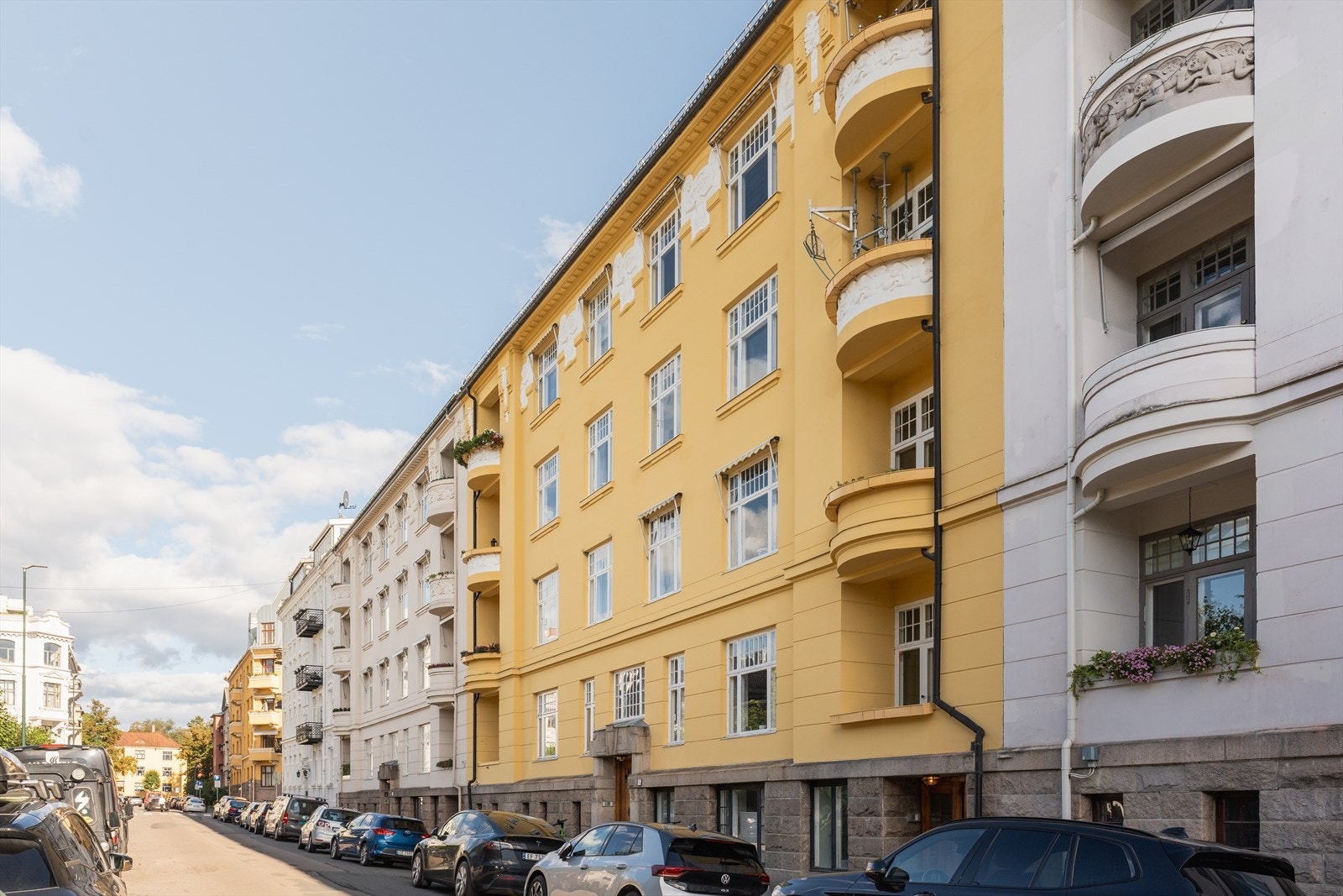 Leiligheten har en svært attraktiv beliggenhet på Frogner, i øvre del av Tors gate og Gyldenløves gate i en stille gate med svært lite gjennomgangstrafikk Galleribilde