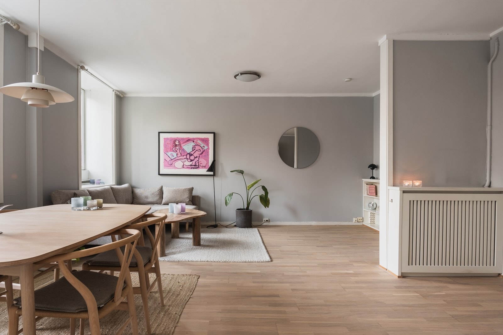 Stort og hyggelig oppholdsrom med mange innrednings muligheter Galleribilde