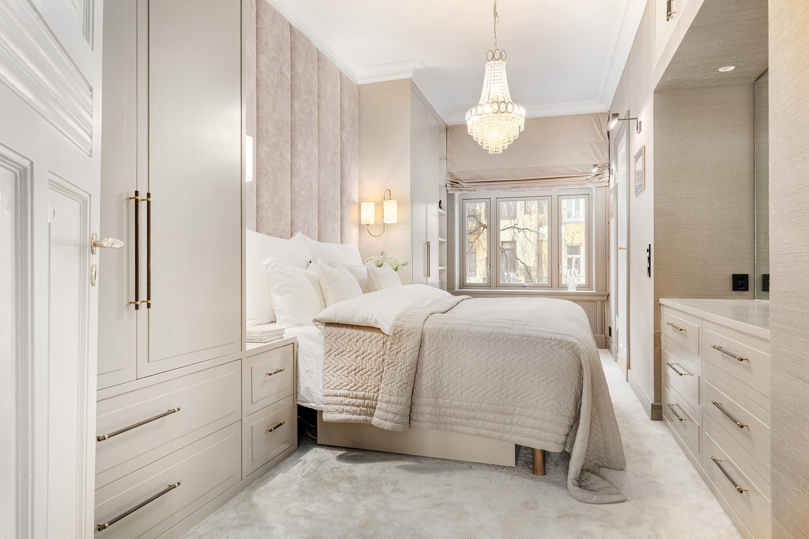 Stor masteravdeling med tilhørende bad Galleribilde