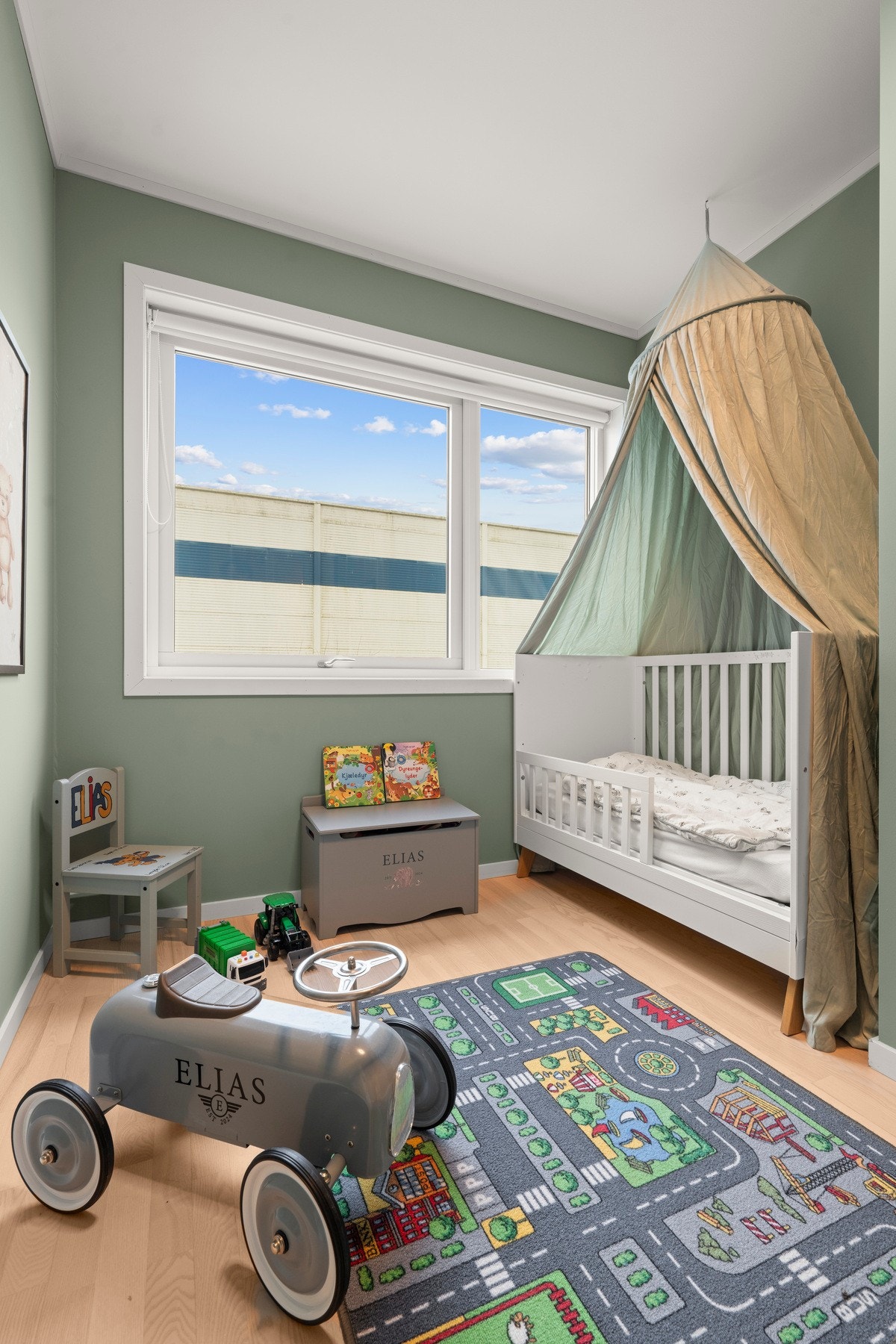 Soverom 2 er fleksibelt og egner seg godt som barnerom, gjesterom eller kontor. Galleribilde