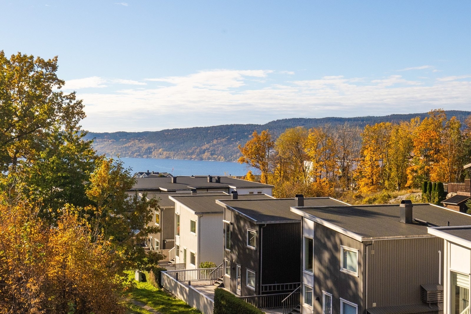 Nydelig utsyn og med fjordutsikt Galleribilde